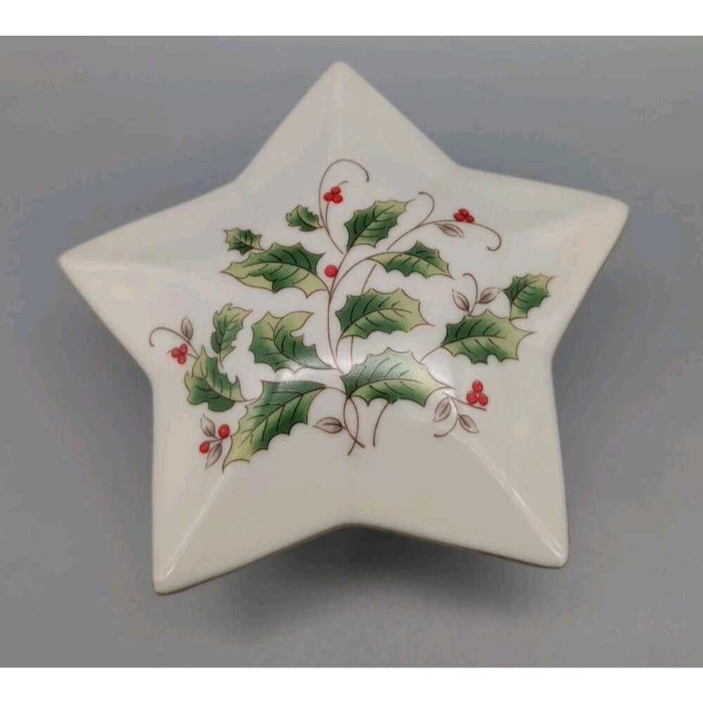 Season Of Wonder Star Shaped Porcelain Box Japan Christmas Holly Trinket Jewelry